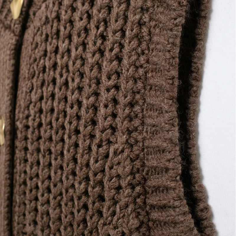 Sleeveless brown knit vest, preppy cropped style — ideal for autumn/winter.