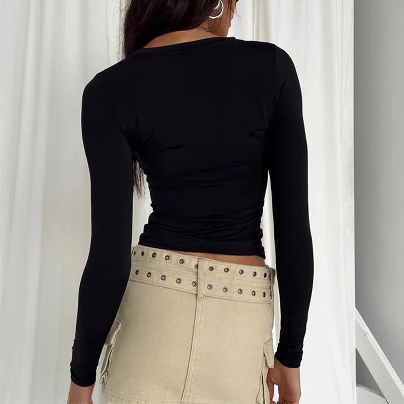 Slim-fit long sleeve tee for women, Y2K streetwear style — perfect for spring/autumn.
